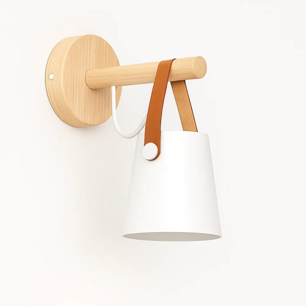 Luminaire mural bois scandinave, base ronde, abat-jour blanc, sangle cuir minimaliste nordique.