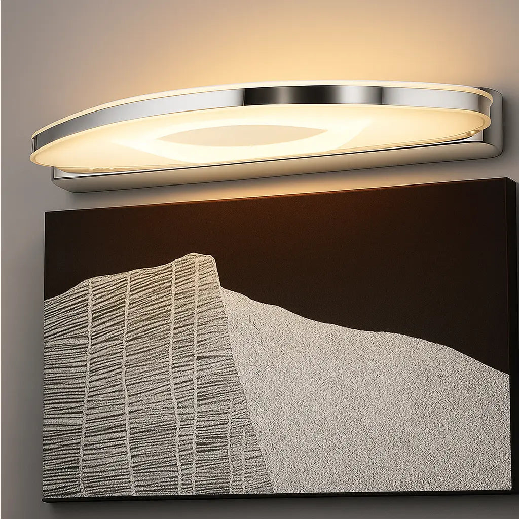Applique murale LED design, chrome et acrylique, lumière douce directionnelle.