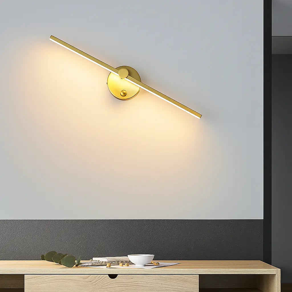 Applique murale LED design moderne en aluminium noir, éclaire un mur gris et blanc.