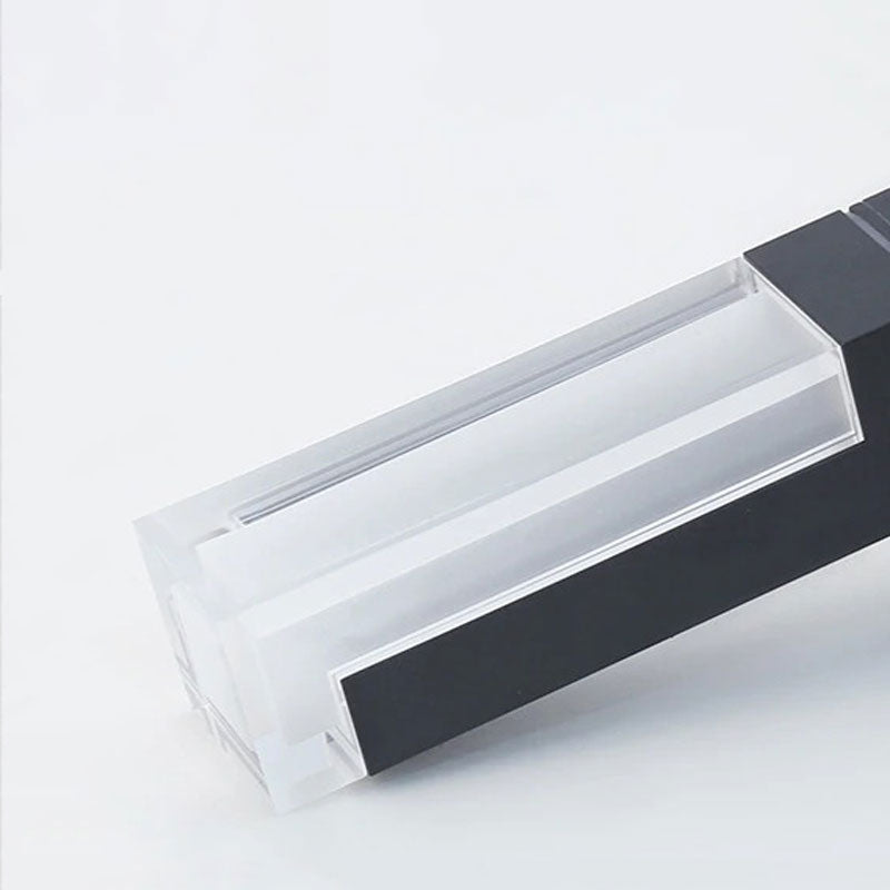 Luminaire rectangulaire noir transparent, lignes épurées, IP65, type applique LED extérieure.