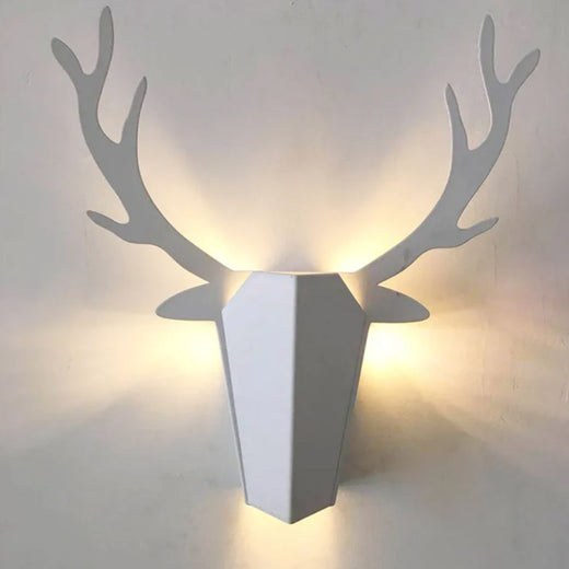 Luminaire mural tête de cerf bois LED, design naturel et lumineux, ambiance douce enfant.