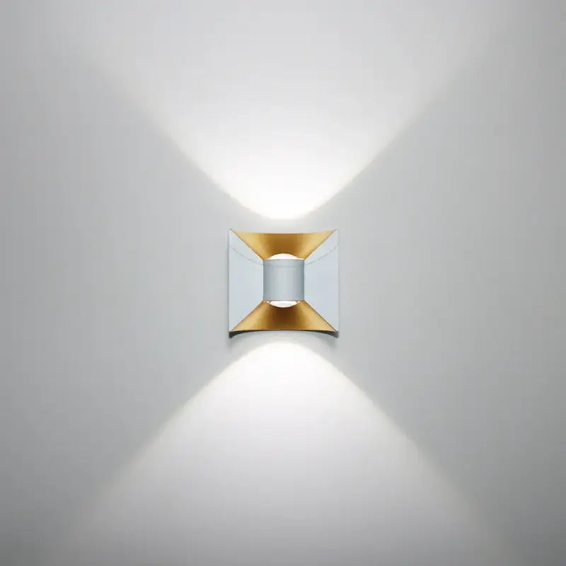 Luminaire mural incurvé aluminium noir ou blanc, éclaire vers le haut et le bas, design moderne.