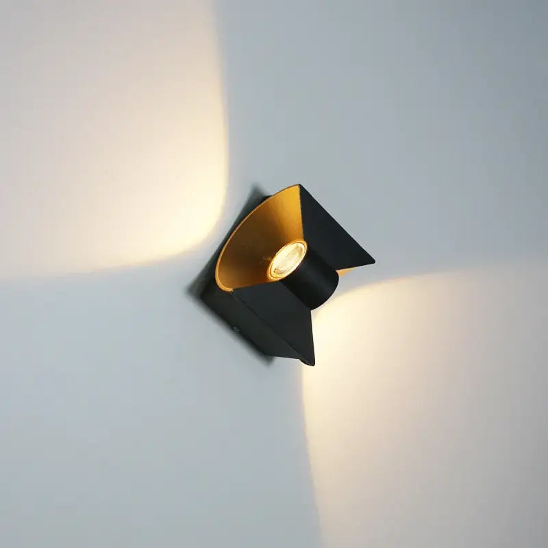Luminaire mural extérieur incurvé en aluminium, noir ou blanc, éclaire LED vers le haut et le bas.